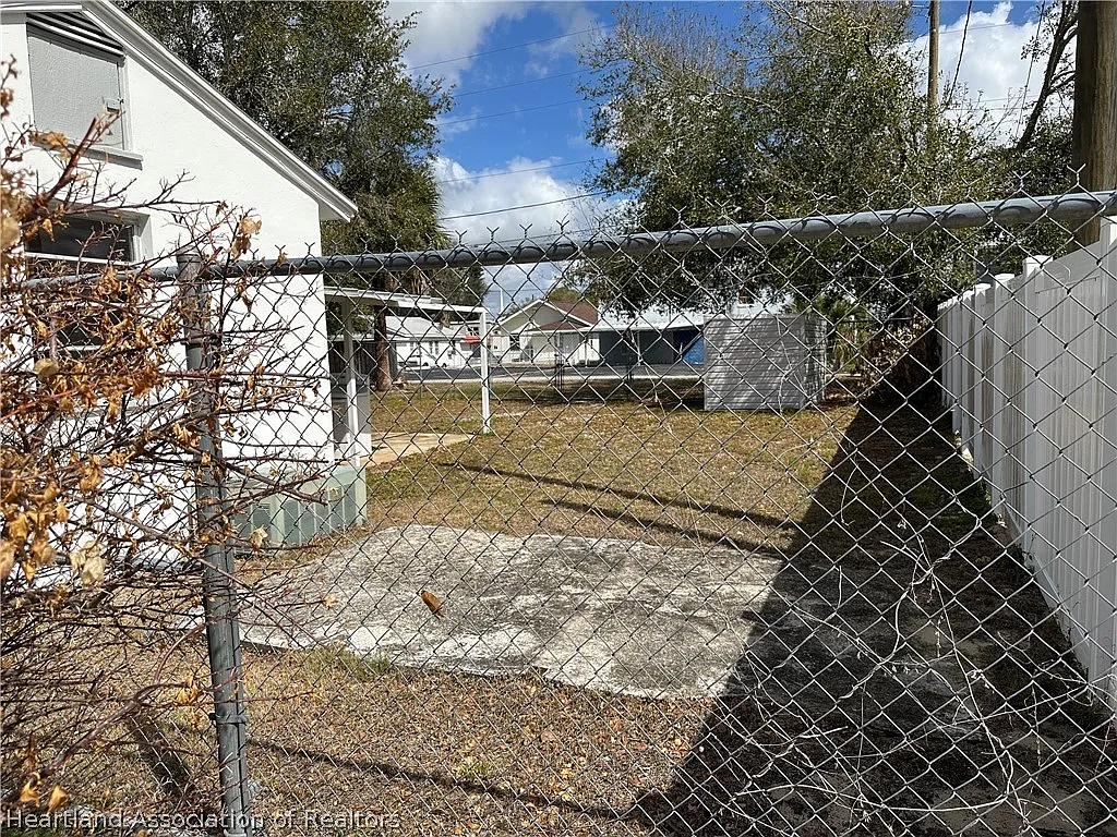 Building Photo - 228 Magnolia Ave