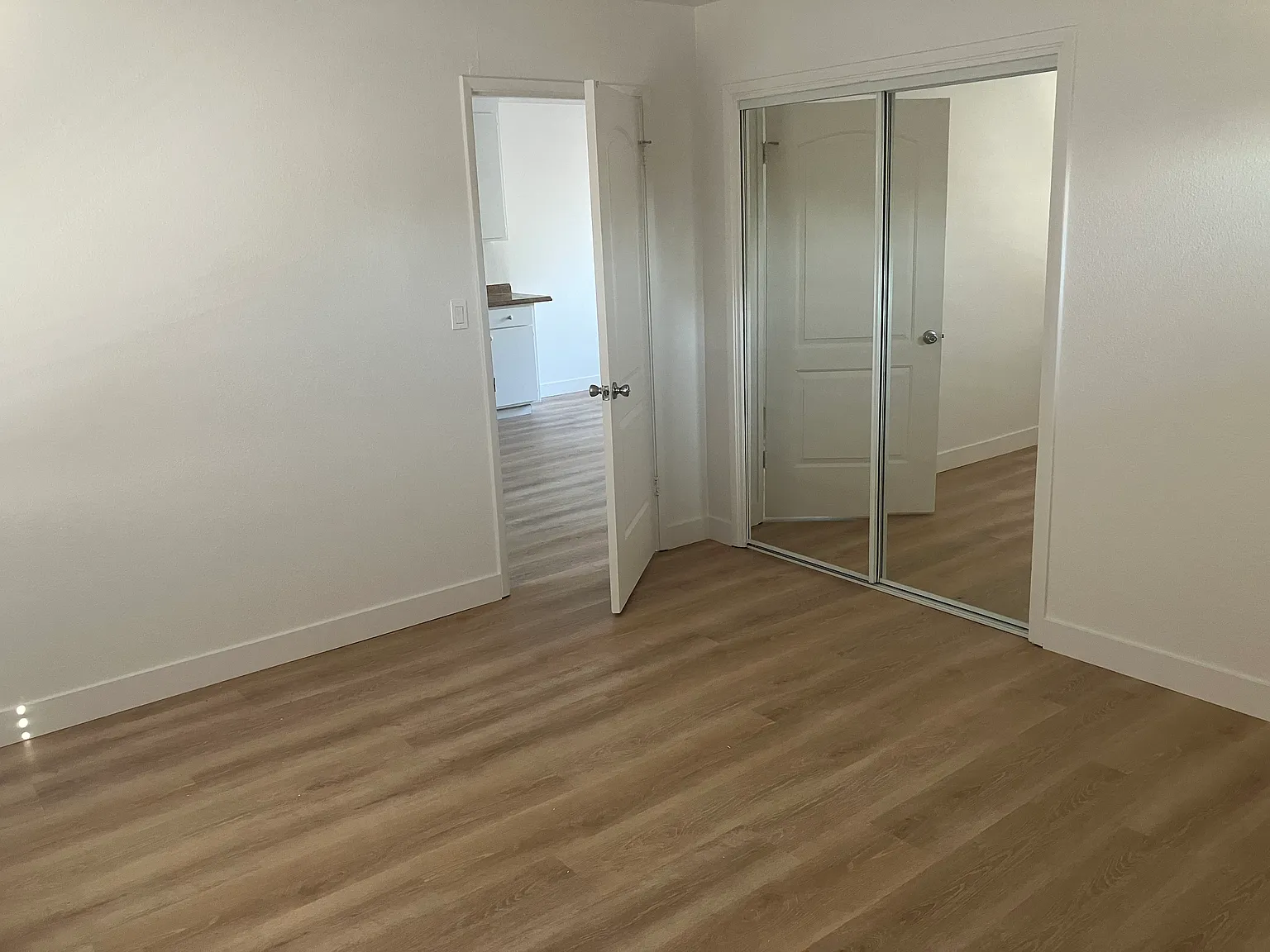 1652 E St — Photo 3