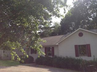 107 Mayflower Cres, Cartersville, GA 30120