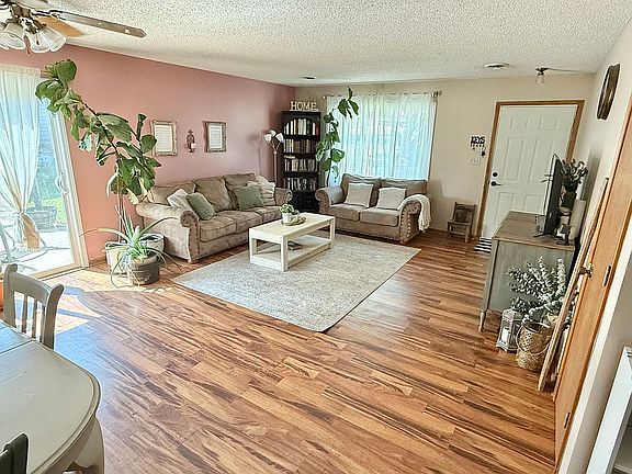 2nd image of 507 Mustang Dr
