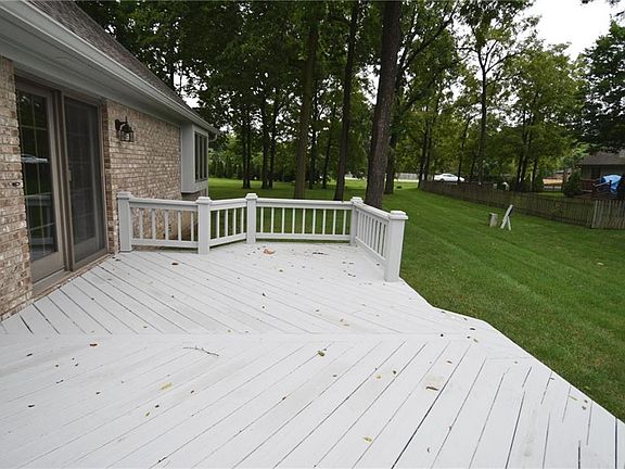 4th image of 6887 Black Oak Ct E