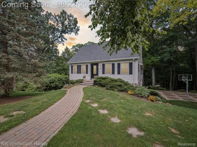 1402 E Fairview Ln, Rochester Hills, MI, 48306