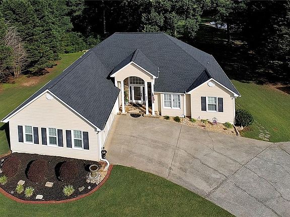 2nd image of 4010 Churchill Downs Dr