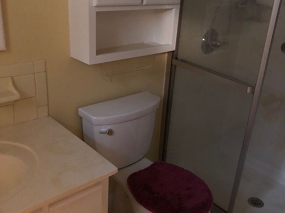 4th image of 1445 Knollwood Dr E