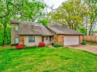 623 Oakridge Ct, Bartlesville, OK 74006
