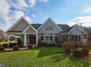 25 Stonegate Xing, Lancaster, PA 17601