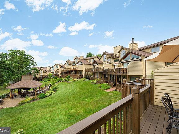 4th image of 1601 Deep Creek Dr #3-B