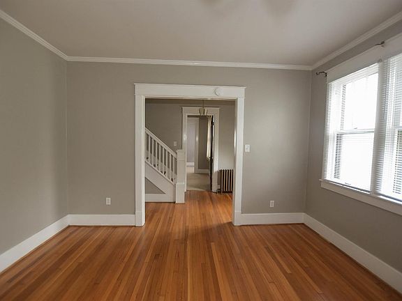 2nd image of 411 Vista Ct