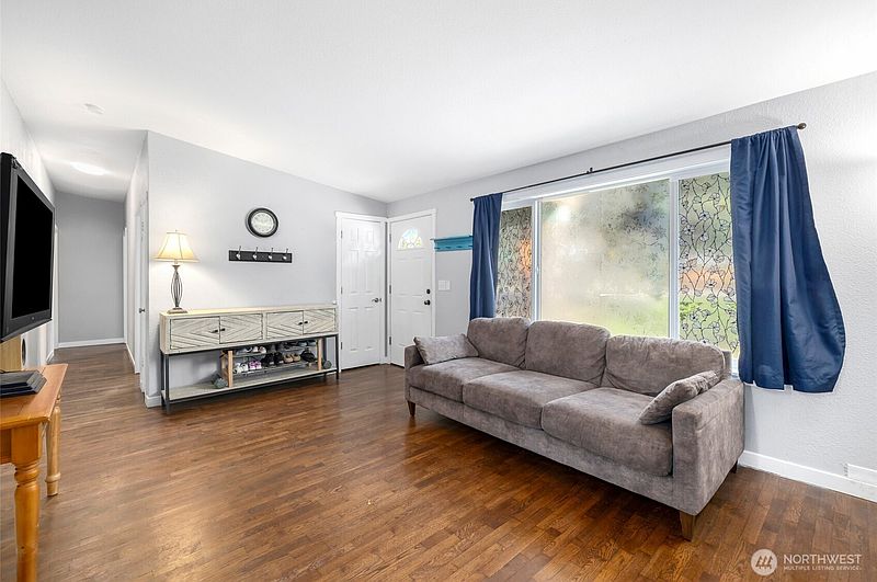 3rd image of 23303 100th Avenue SE