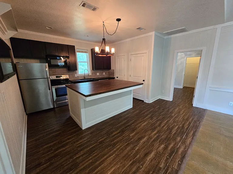 5424 Raymond Stotzer Pkwy — Photo 6