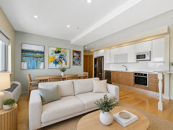 3rd image of 31-35 31st St #Penthouse 702