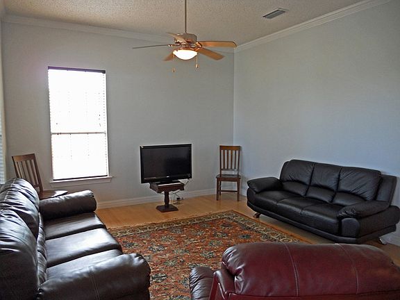 3rd image of 205 W Lantana St