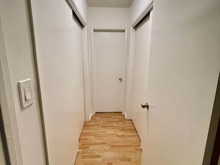 1411 N Fairfax Ave — Photo 2