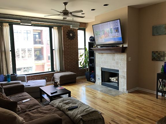 4th image of 2943 N Lincoln Ave APT 210