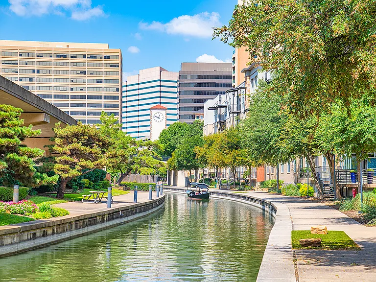 MAA Las Colinas — Photo 13