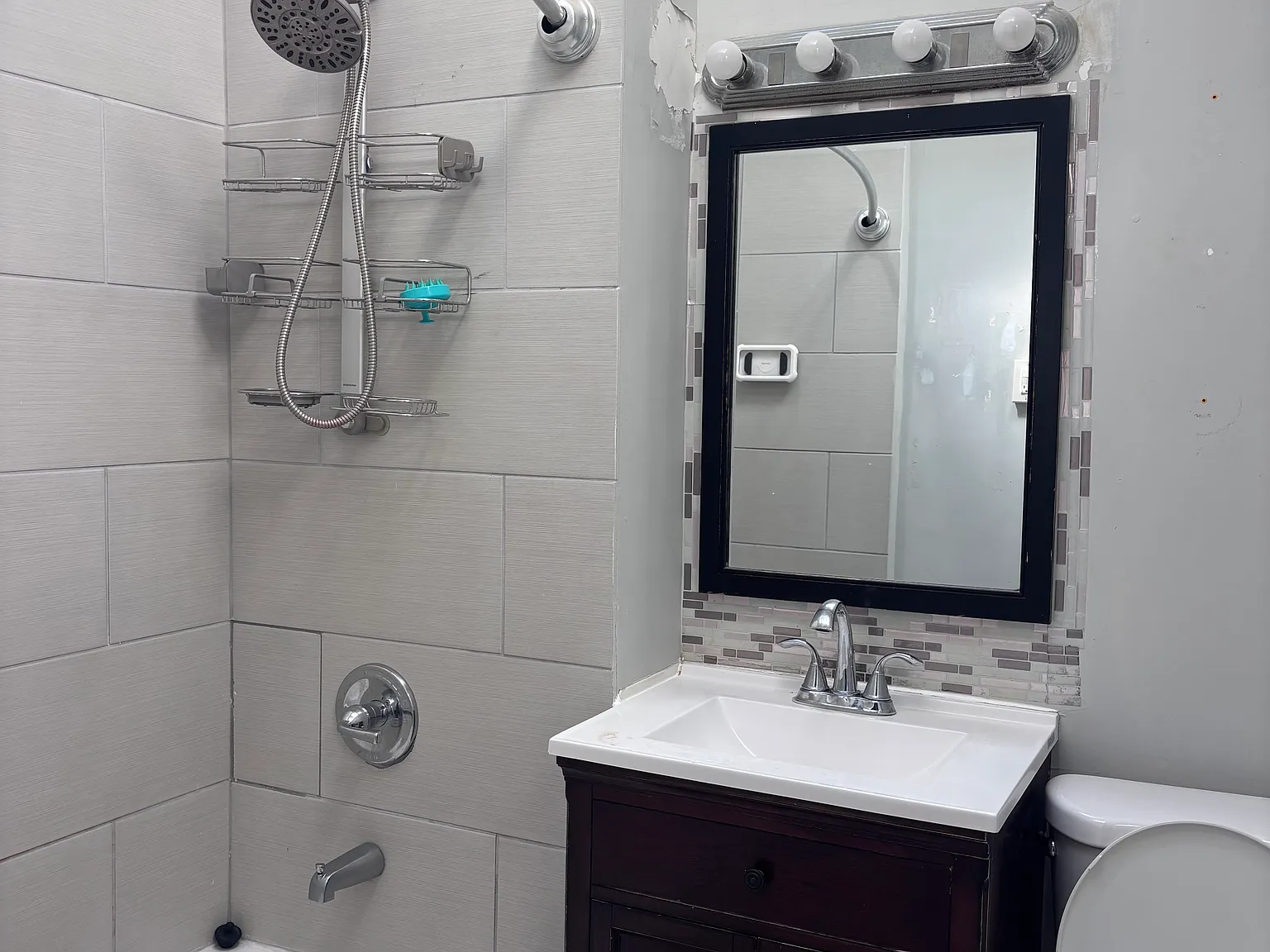 5107 W Montrose Ave — Photo 3