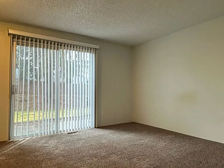 762 W Oregon Ave — Photo 12