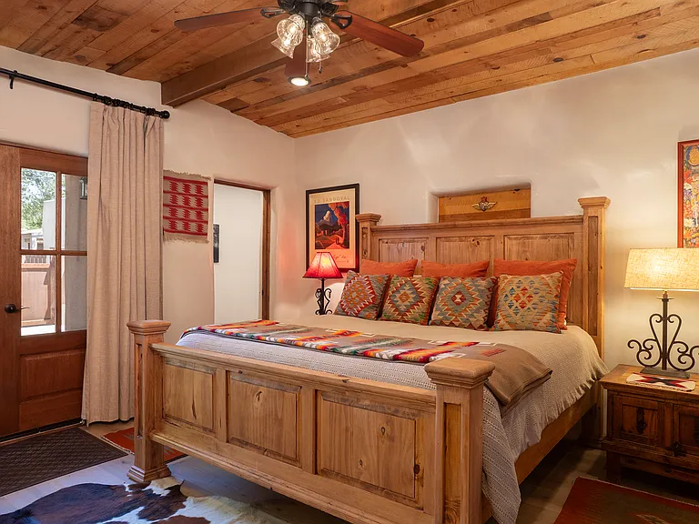 1713 Paseo De Peralta — Photo 16