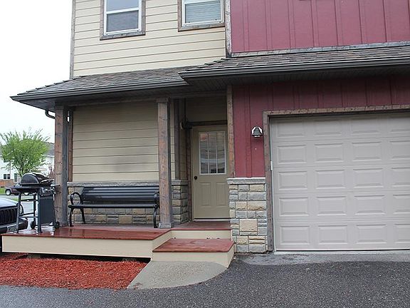 2nd image of 916D Saxon Way #916D