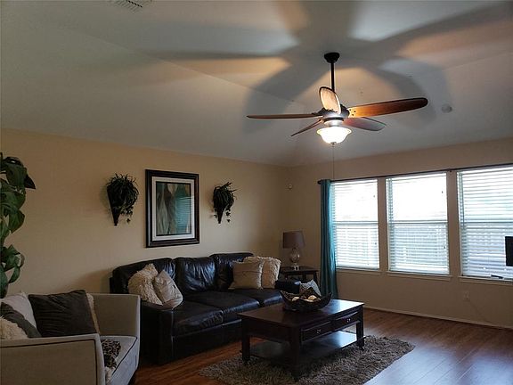 2nd image of 1810 Brooks Dr
