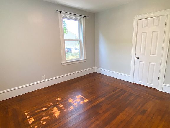 Bedroom 1 (1st Floor)