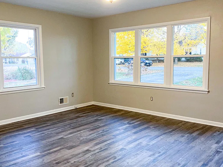 5025 Grandview Dr — Photo 8