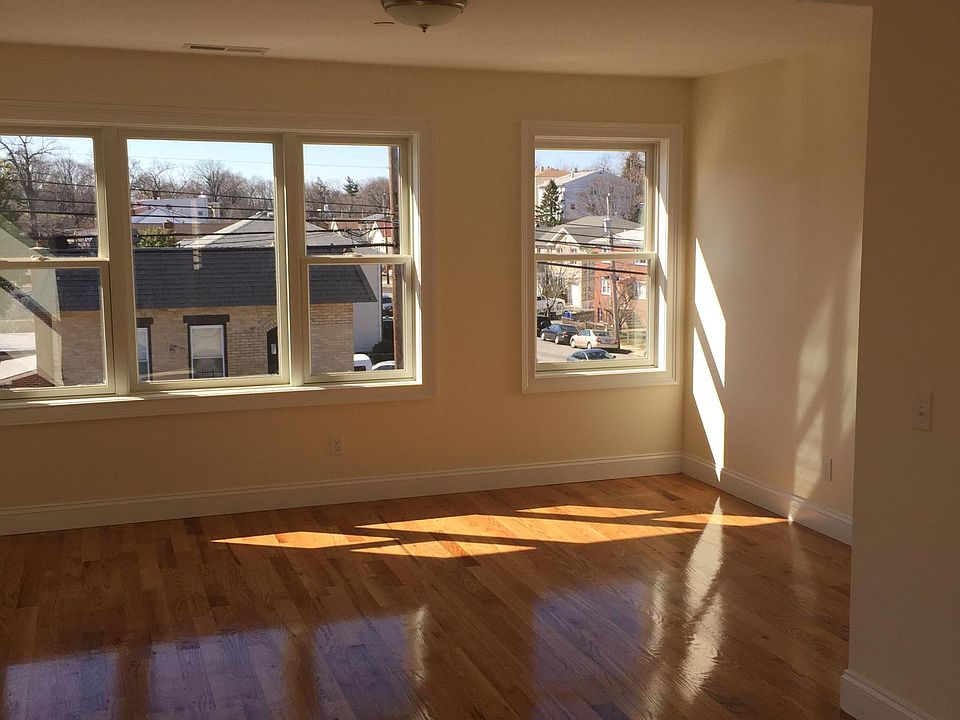 1st image of 290 Glenhill Ave #5