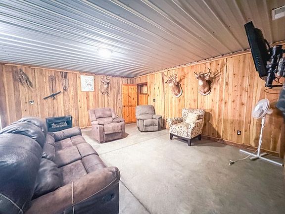 5th image of 181 Howeland Dr