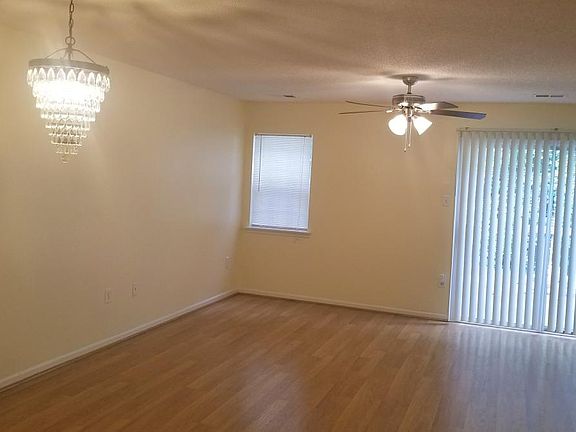 Family Room-3 - 15489 AW