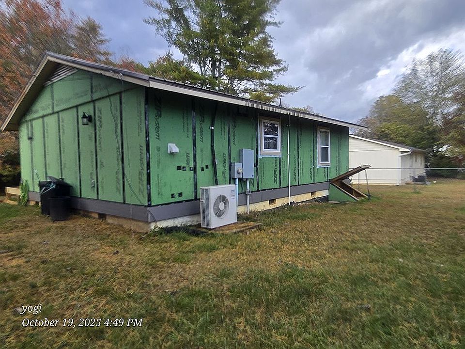 2nd image of 201 Cashiers Valley Rd