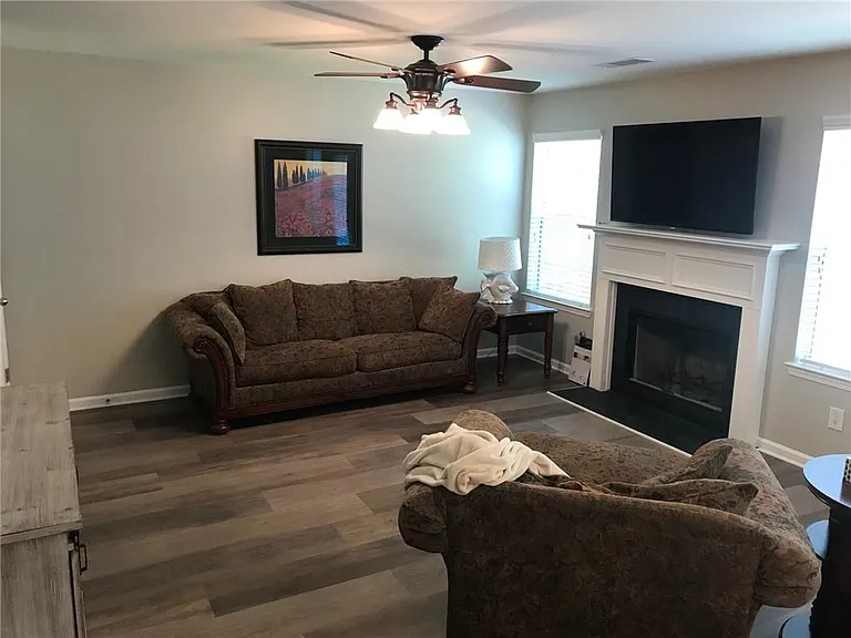 322 Hidden Creek Ln — Photo 9