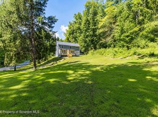 567 Sandy Valley Dr, Falls, PA 18615