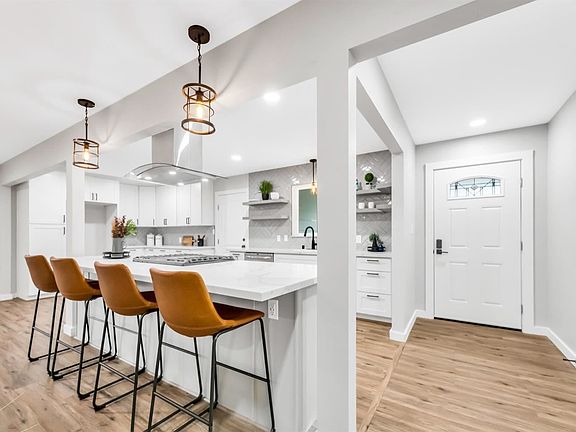 5th image of 7307 Nob Hill Dr