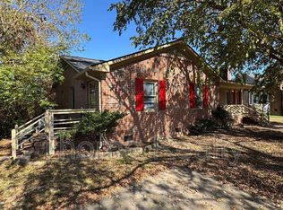 1806 Autumn Ln, Tarboro, NC 27886