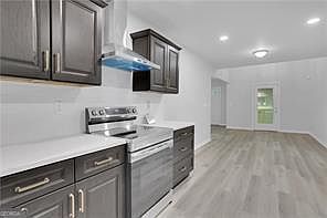 5th image of 42 Burbank Dr NW