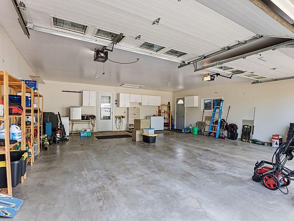 4th image of 9805 430th St