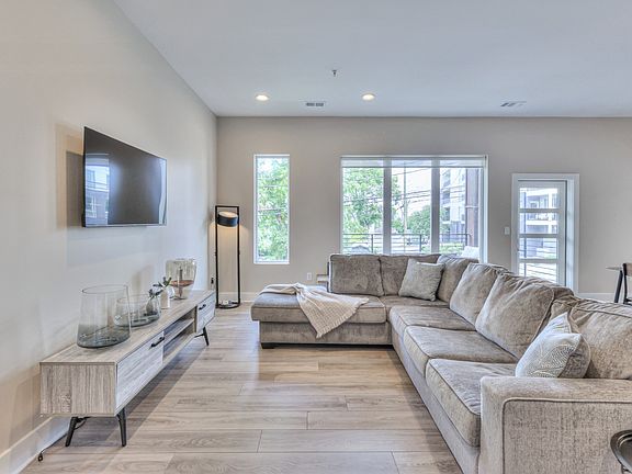 5th image of 119 Mason Ave #201