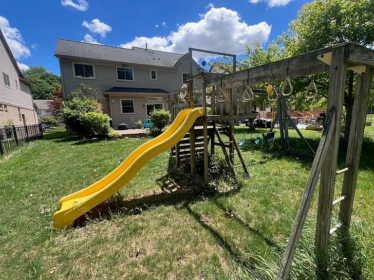 39419 Dorchester Cir — Photo 32