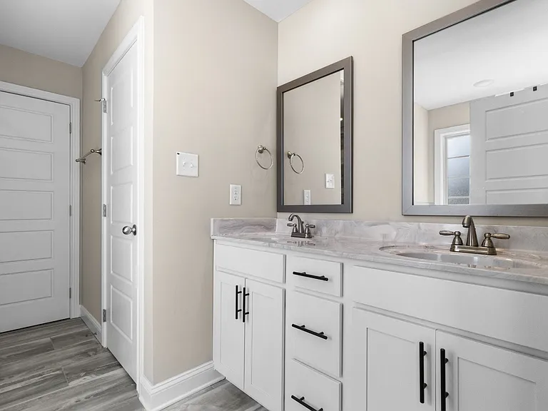 618 Battery Ct — Photo 23