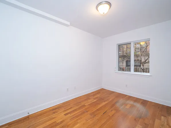 612 East Seventh Street image 7 of 21