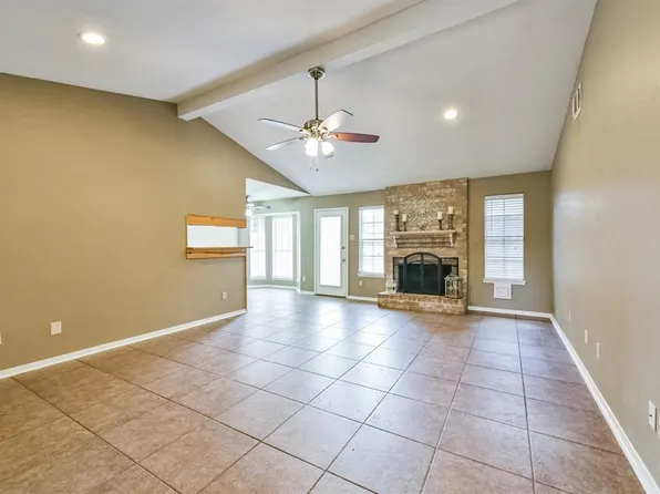 4062 Sherwood St E, Kingwood, TX 77339