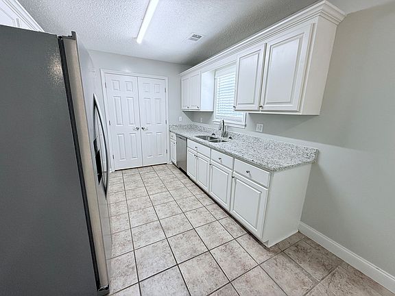 2nd image of 309 Eagle Pointe Loop