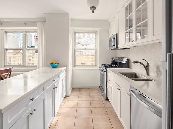 3rd image of 205 E 63rd St APT 8D