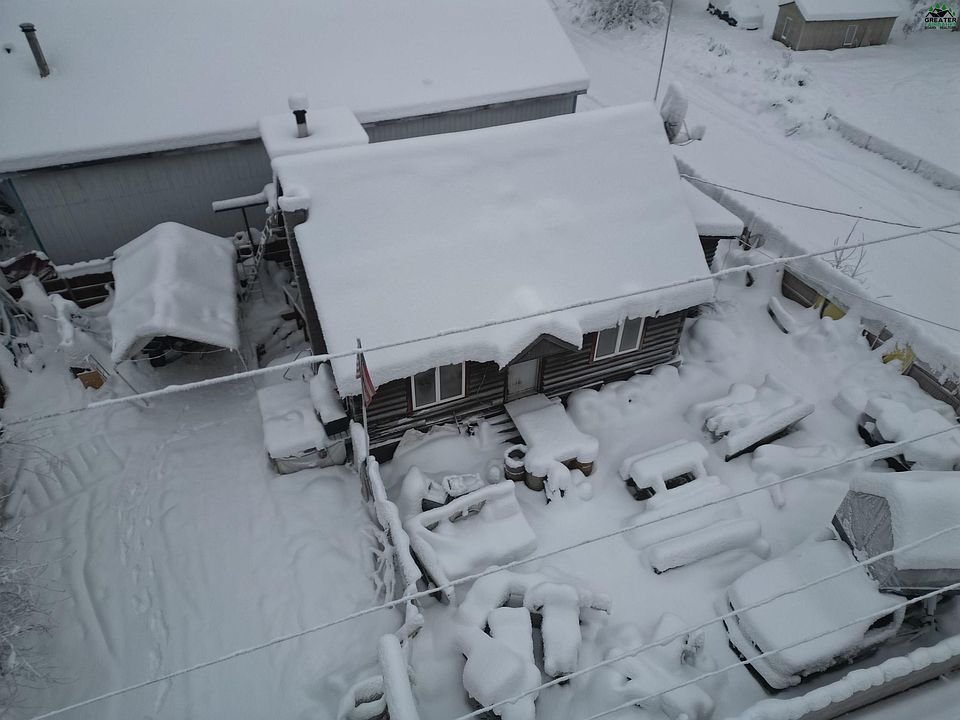 2nd image of 560 Front St