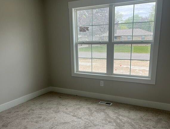 2nd image of 670 Lincoln Lawns Dr NW