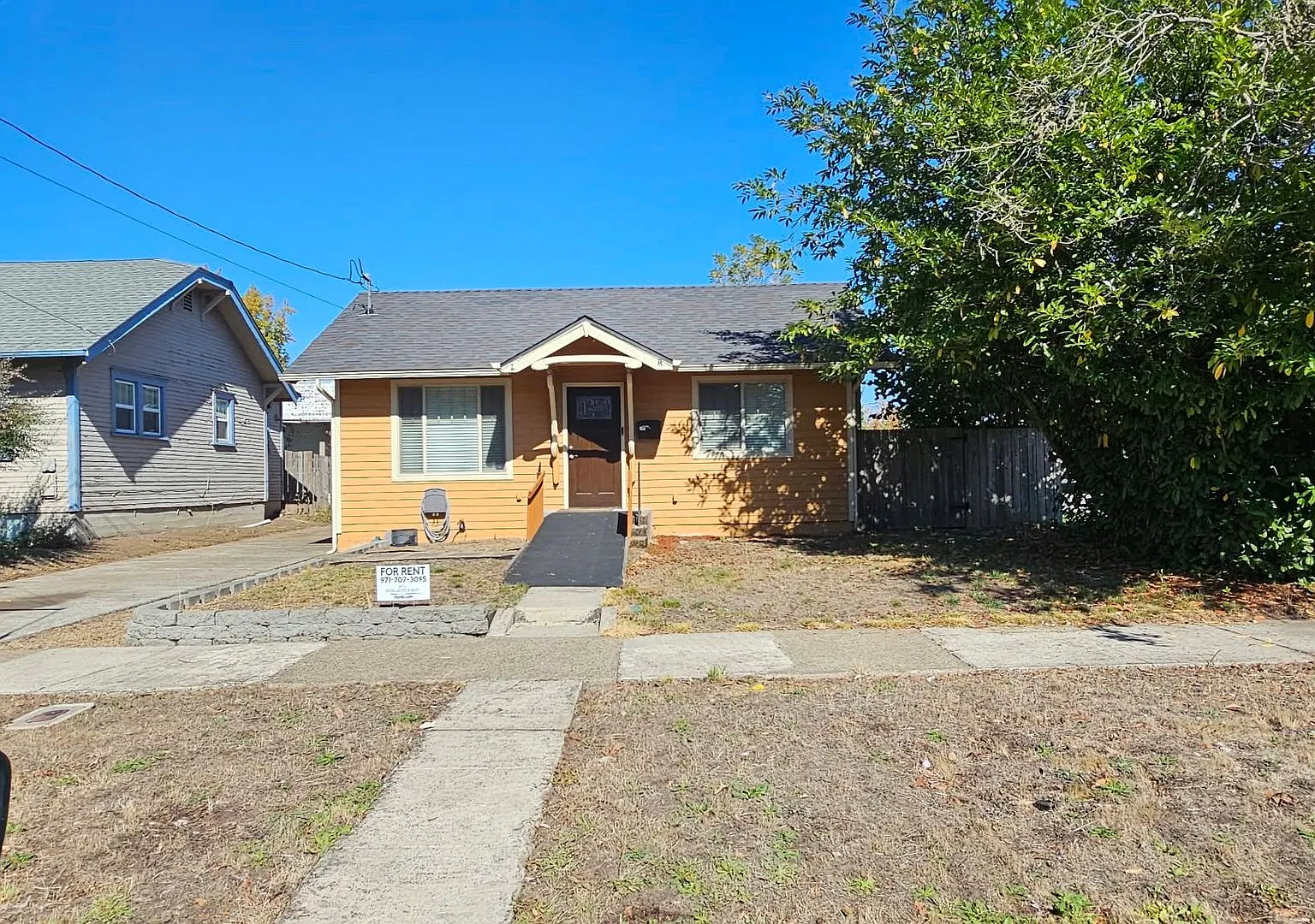Now Leasing Spacious & Newly Updated 2-Bedroom Home in NE Salem. Price just lowered!! — Photo 1