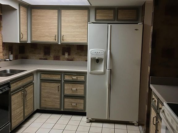 2nd image of 3755 Hugh St