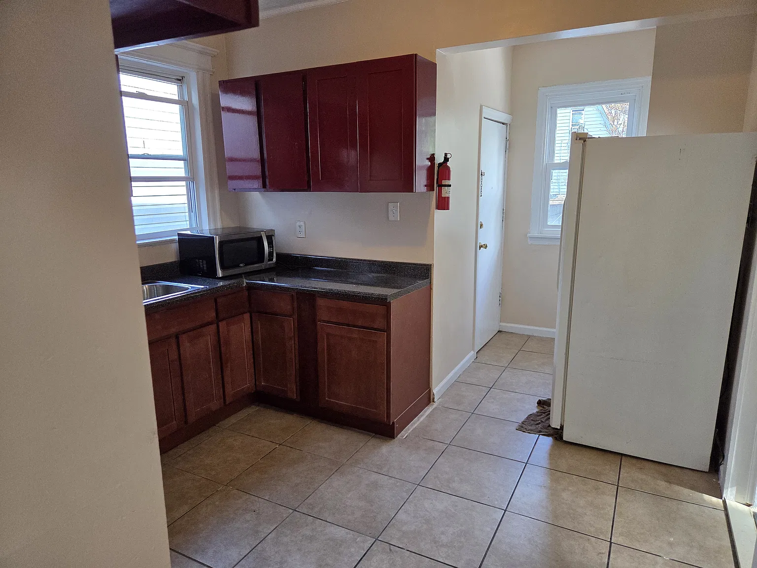 4 bed, $2,995 — Photo 2