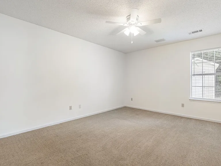 2445 Meadowlark Ln — Photo 16