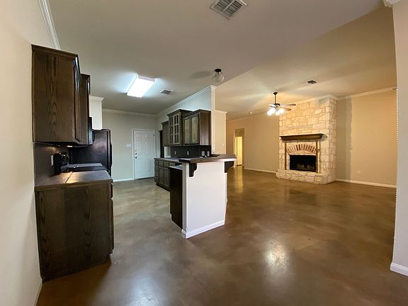 3rd image of 309A Chapel Trail Cir